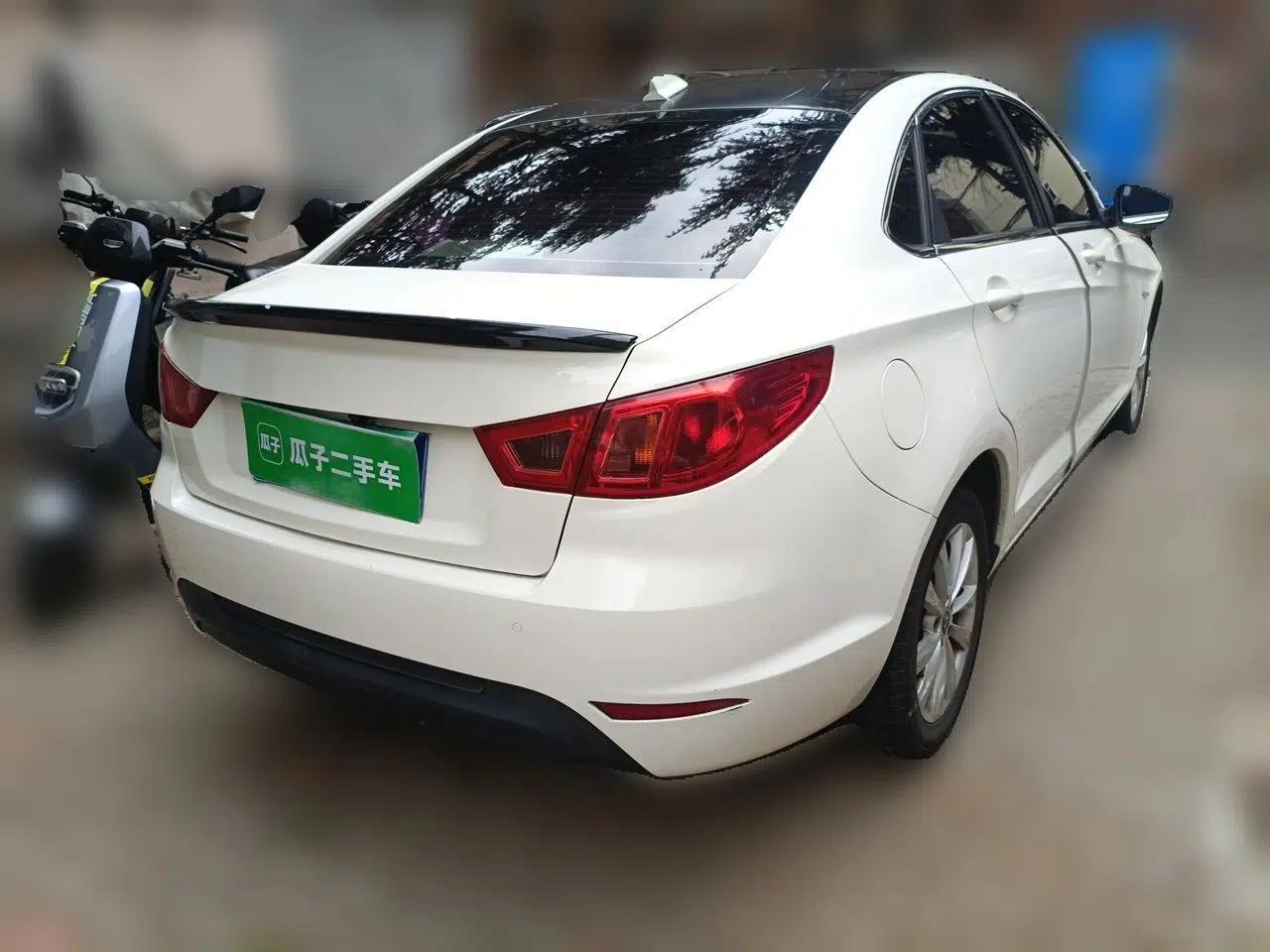 BAIC Senova D50 2016 1.5L Manual Elite Edition — миниатюра 6