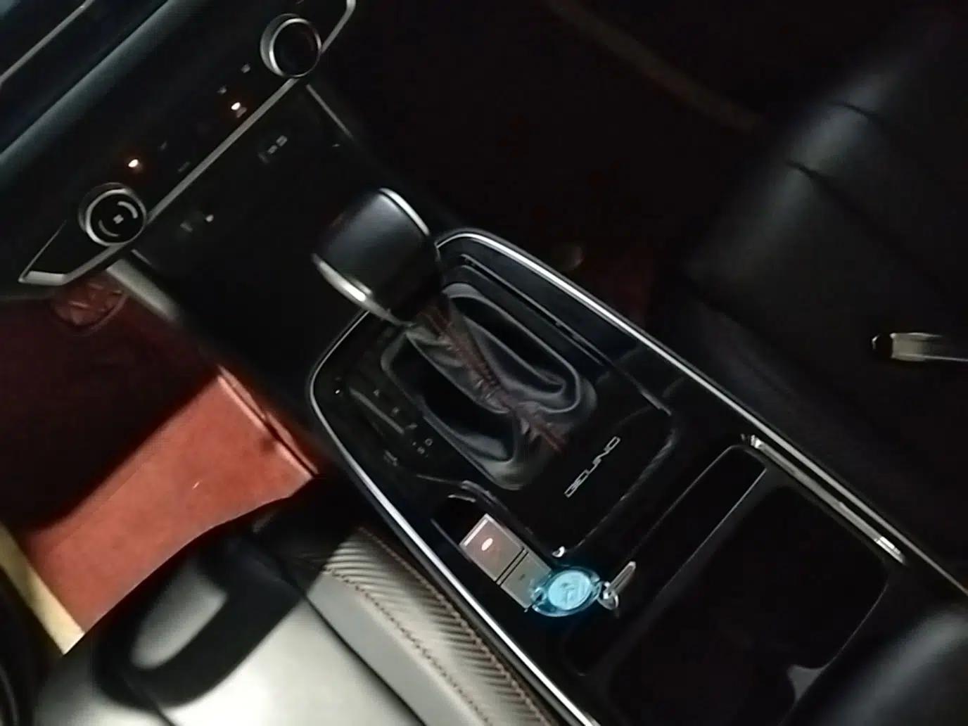 BAIC Beijing U5 PLUS 2021 1.5L CVT Luxury Edition — миниатюра 16
