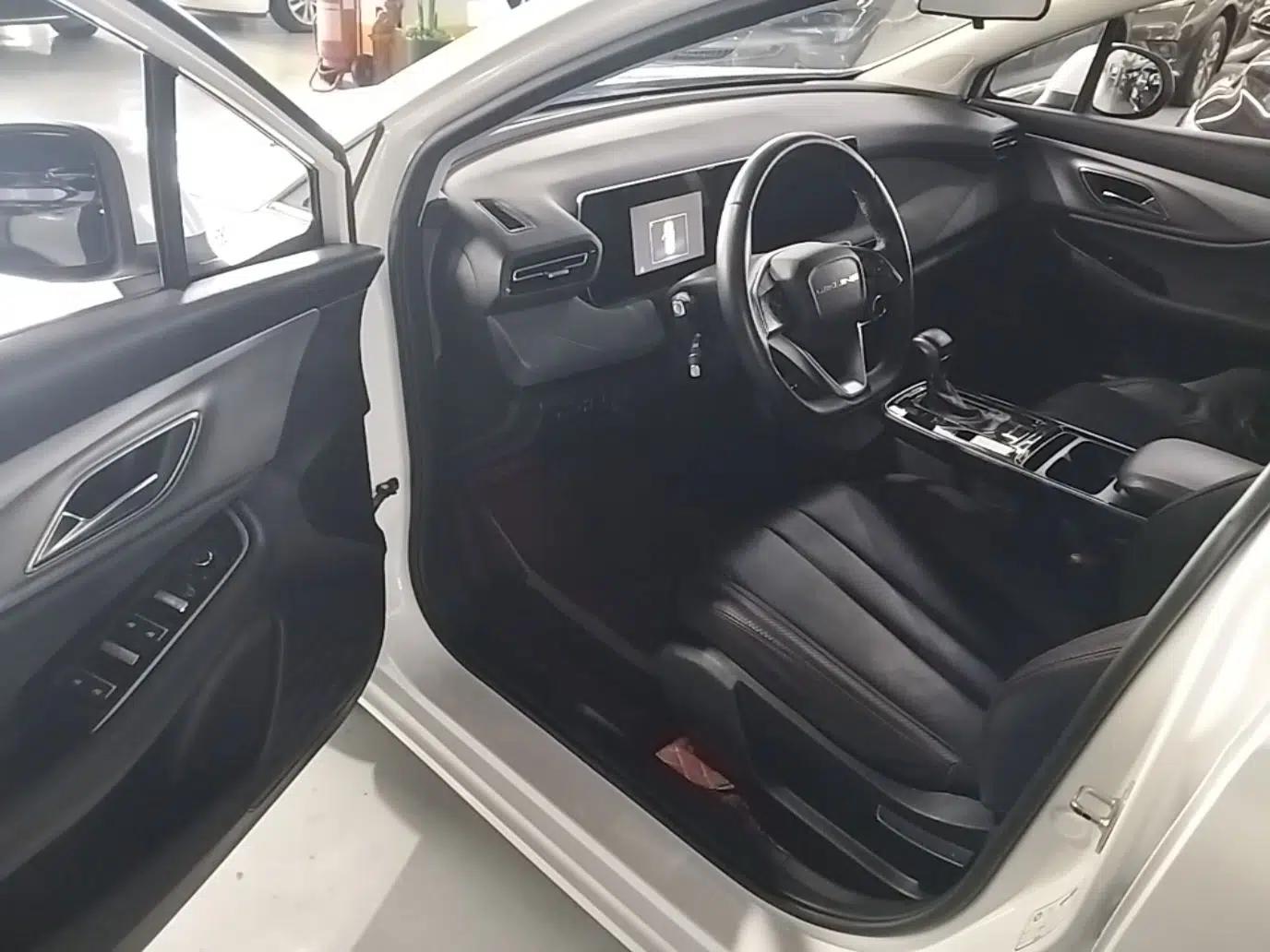 BAIC Beijing U5 PLUS 2021 1.5L CVT Luxury Edition — миниатюра 18