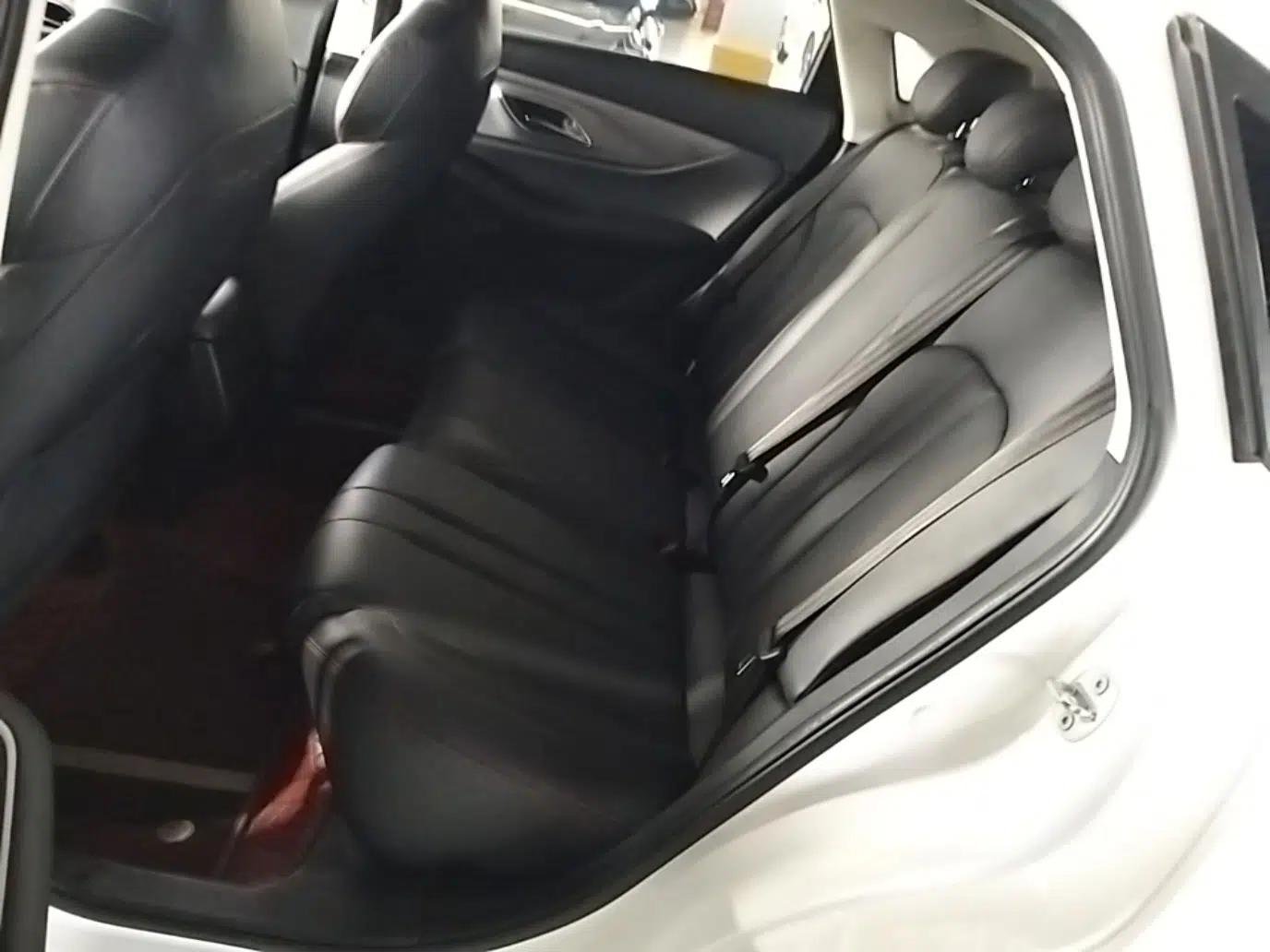 BAIC Beijing U5 PLUS 2021 1.5L CVT Luxury Edition — миниатюра 20