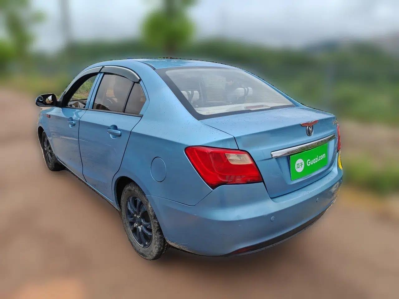 CHANGAN Alsvin V3 2015 1.4L Manual Warm-Hearted Model China V Standard — миниатюра 4