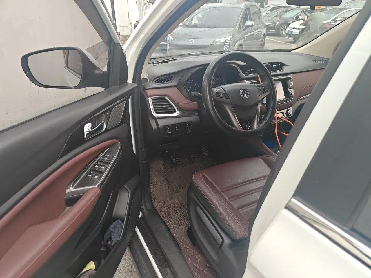 CHANGAN Lingxuan 2017 1.6L Manual Happiness Edition — миниатюра 16