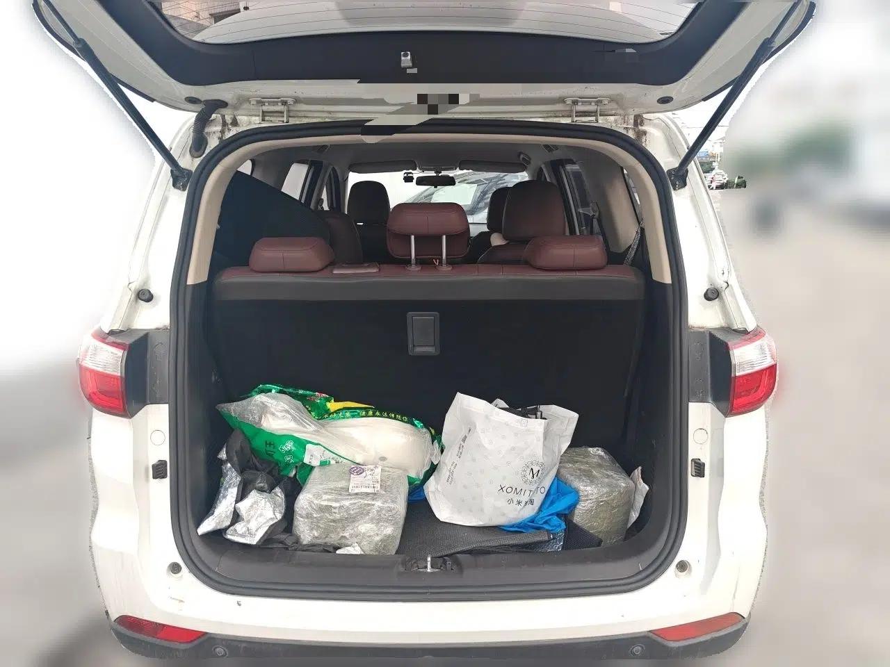 CHANGAN Lingxuan 2017 1.6L Manual Happiness Edition — миниатюра 19