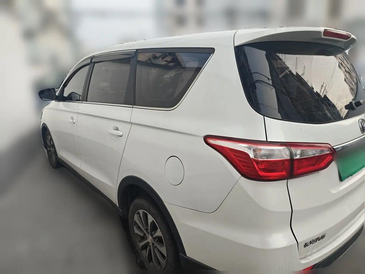 CHANGAN Lingxuan 2017 1.6L Manual Happiness Edition — миниатюра 4