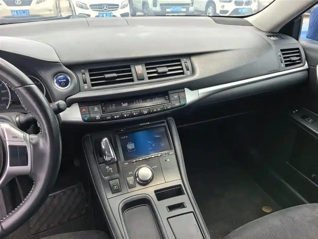 Lexus CT 2012 CT200h Elite Edition — миниатюра 12