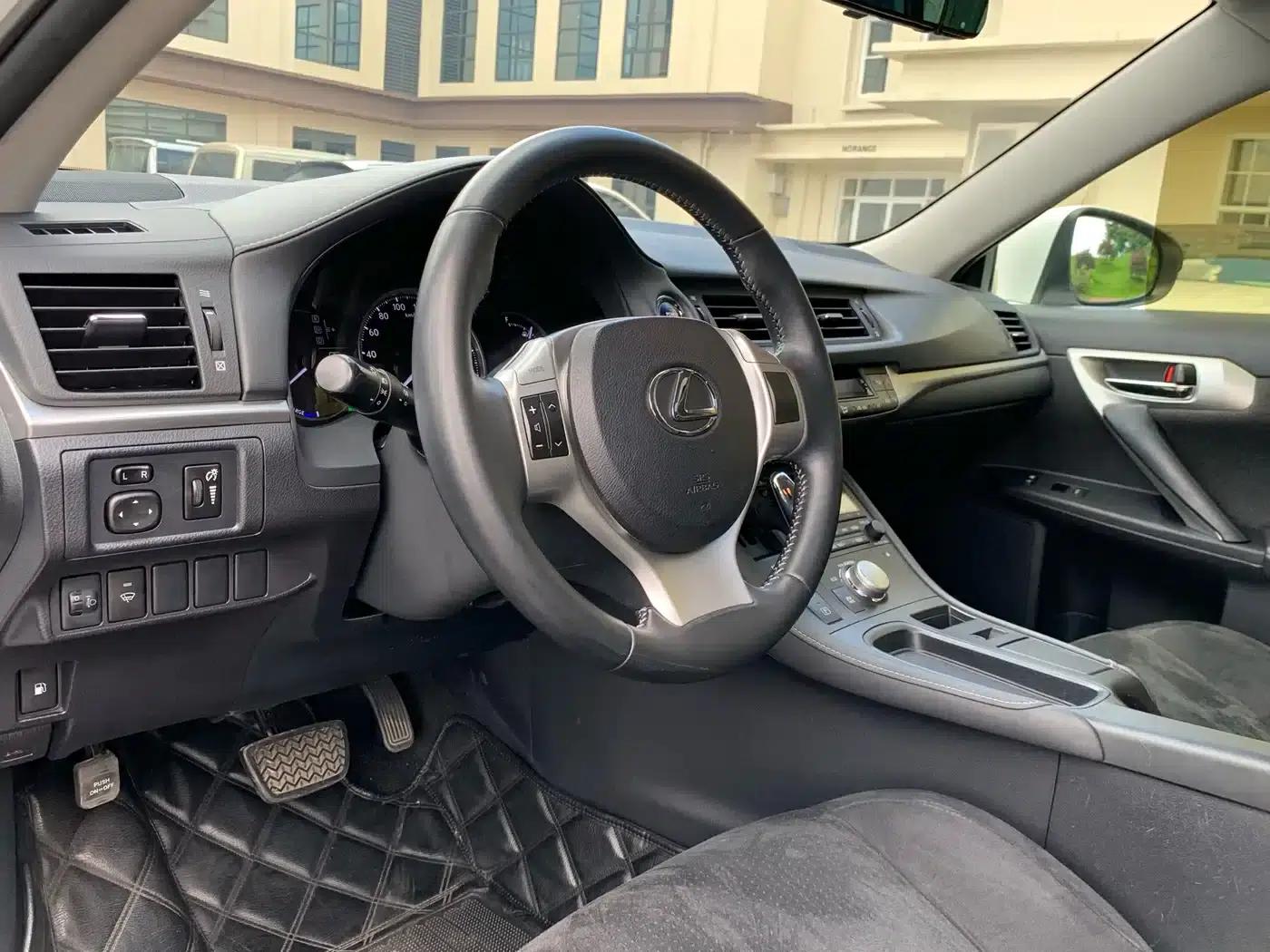 Lexus CT 2012 CT200h Elite Edition — миниатюра 17