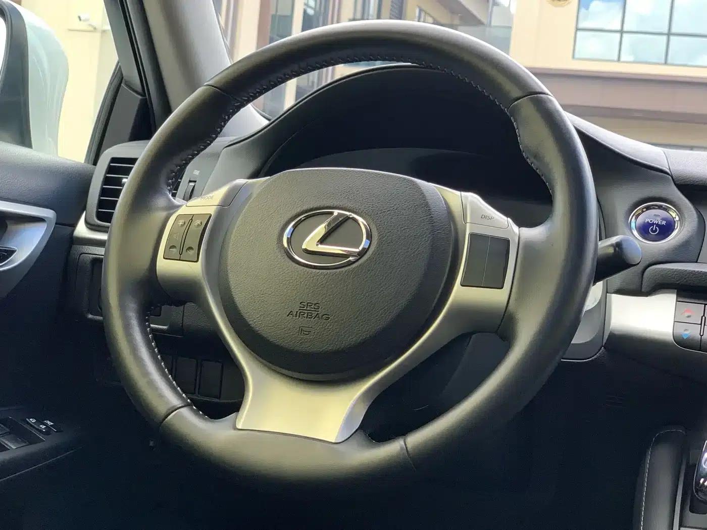 Lexus CT 2012 CT200h Elite Edition — миниатюра 18