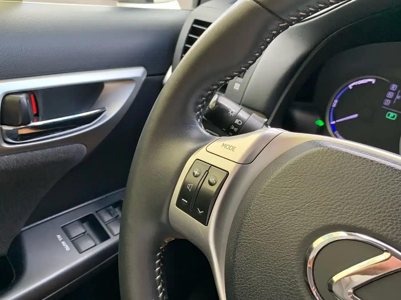 Lexus CT 2012 CT200h Elite Edition — миниатюра 23