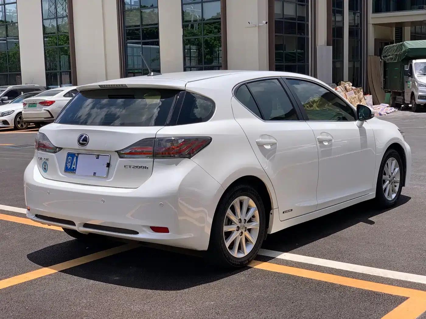 Lexus CT 2012 CT200h Elite Edition — миниатюра 6