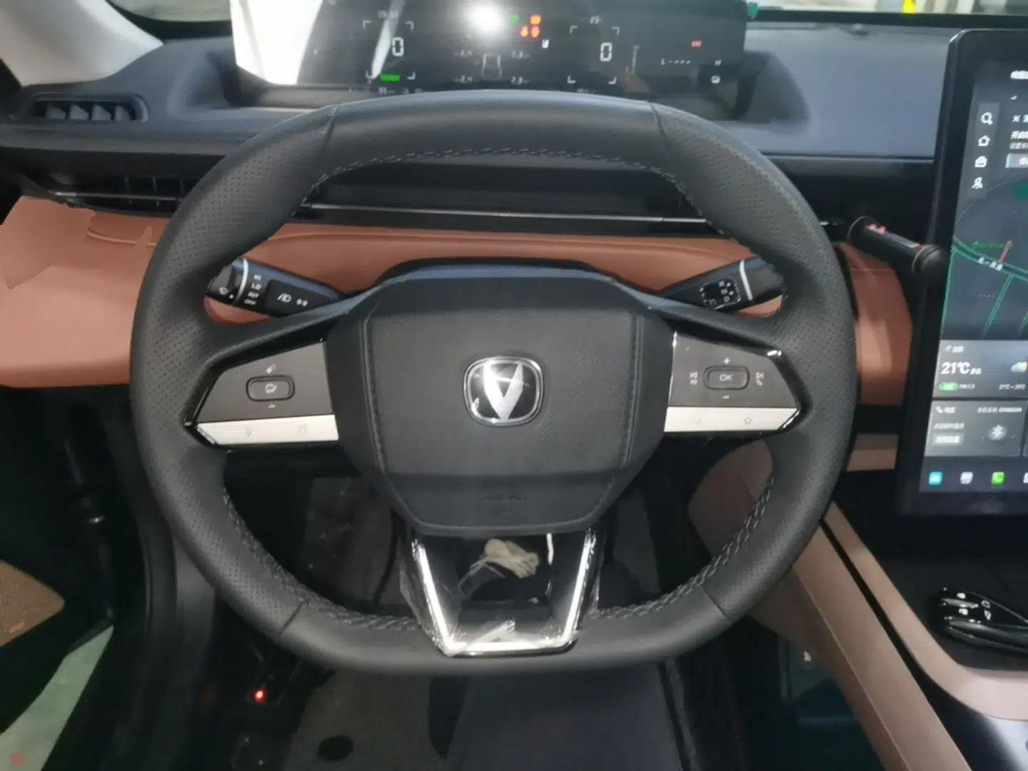 CHANGAN Eado PHEV 2025 Smart New Blue Whale 145KM Battleship Edition — миниатюра 13