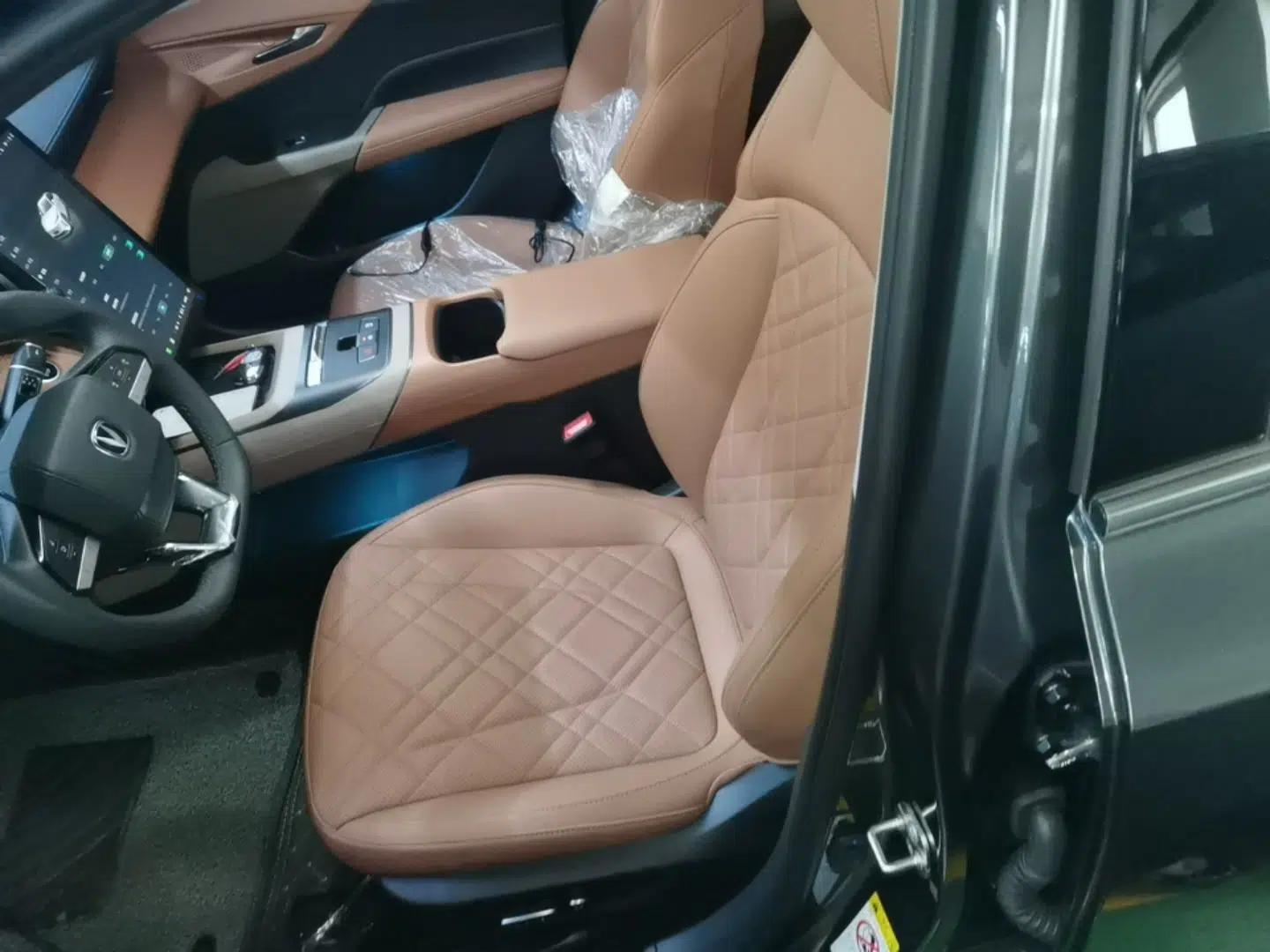 CHANGAN Eado PHEV 2025 Smart New Blue Whale 145KM Battleship Edition — миниатюра 17