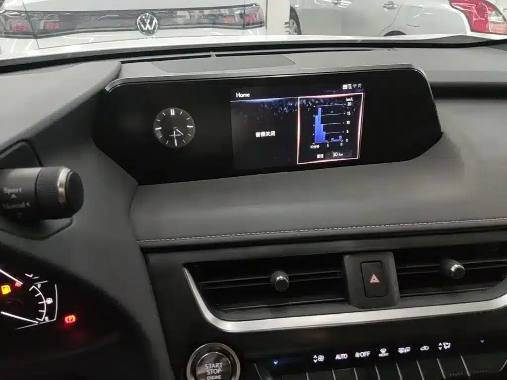Lexus UX 2020 200 Special Edition — миниатюра 13