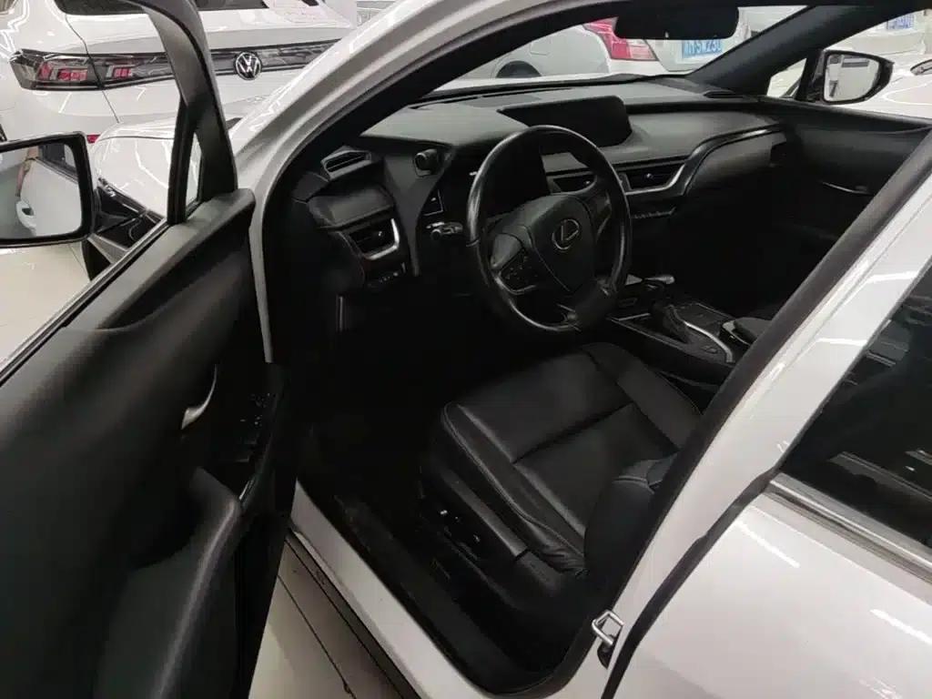 Lexus UX 2020 200 Special Edition — миниатюра 16
