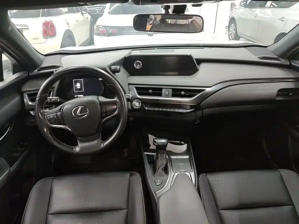 Lexus UX 2020 200 Special Edition — миниатюра 10