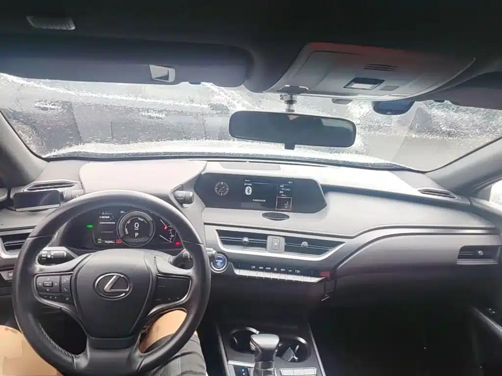 Lexus UX 2020 260h Explorer Edition — миниатюра 10