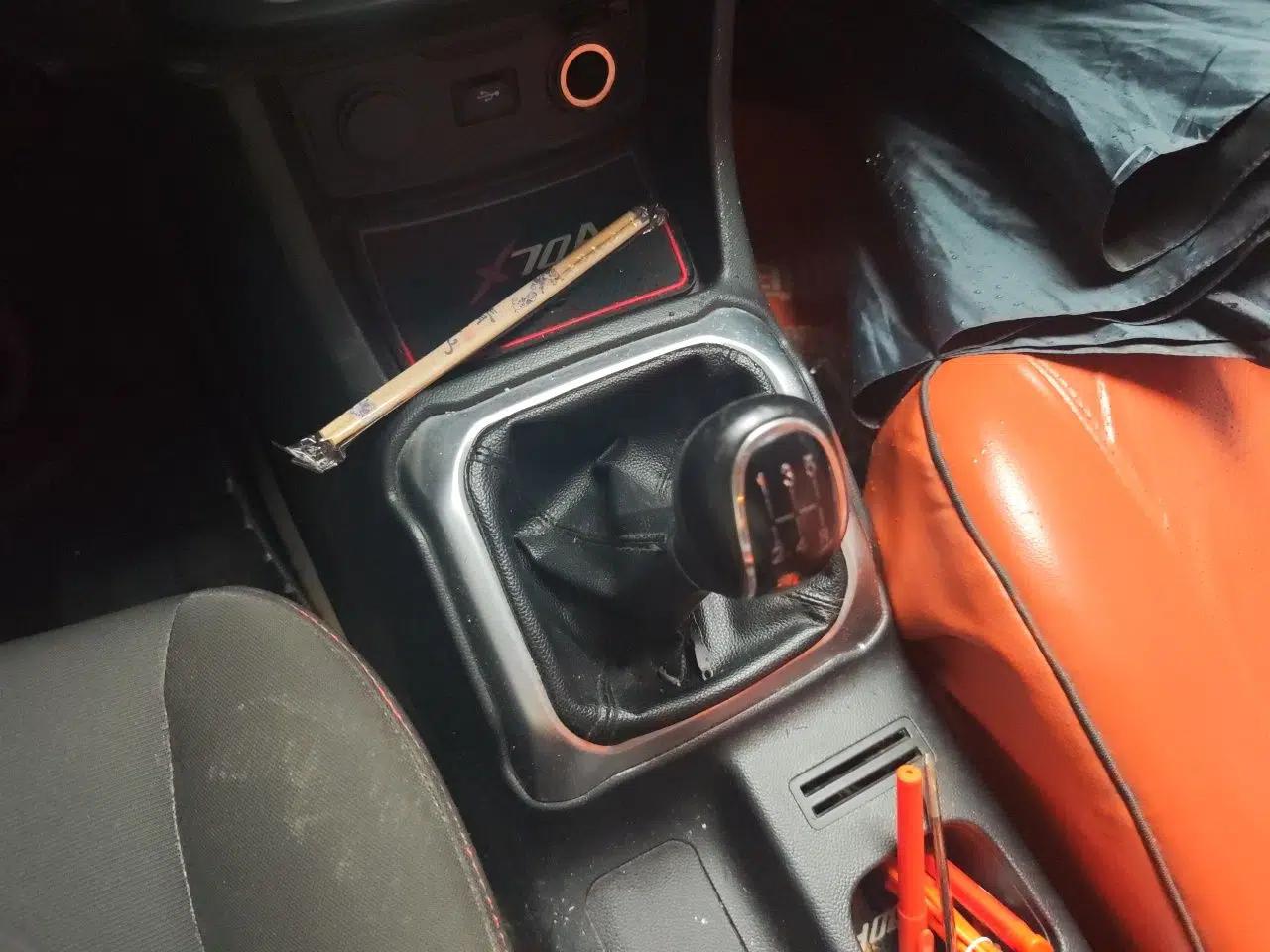 CHANGAN OSHAN X70A 2018 1.5L Manual Standard Edition — миниатюра 14