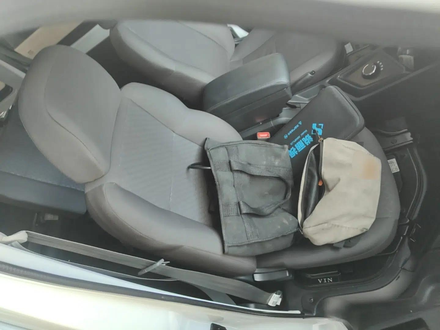 CHANGAN KAICHENG Ruixing EM60 2025 Passenger Version Comfort Model 7 Seats 300 km Range Liftback Door — миниатюра 24