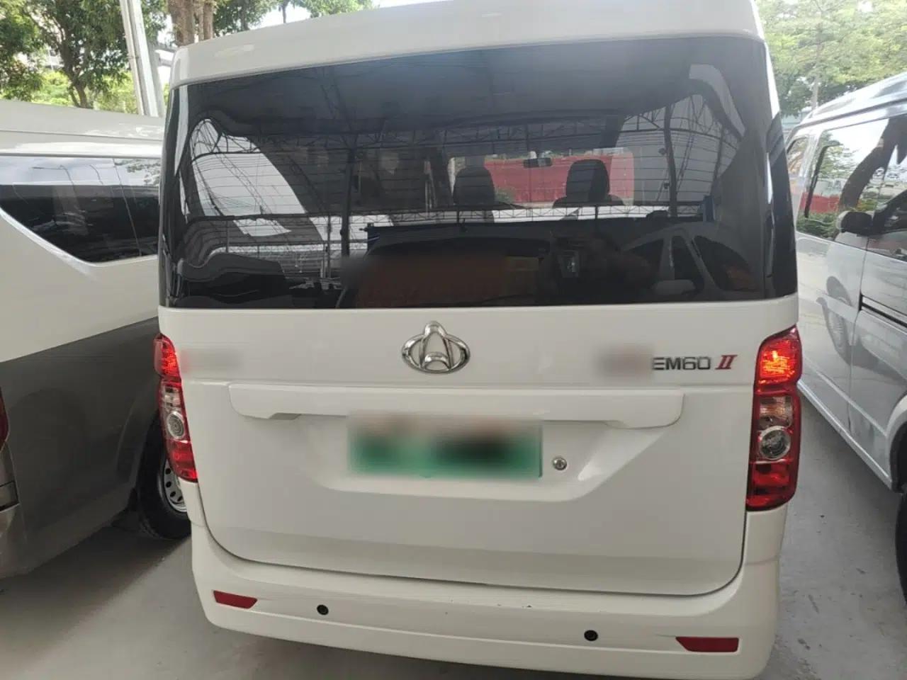 CHANGAN KAICHENG Ruixing EM60 2025 Passenger Version Comfort Model 7 Seats 300 km Range Liftback Door — миниатюра 5