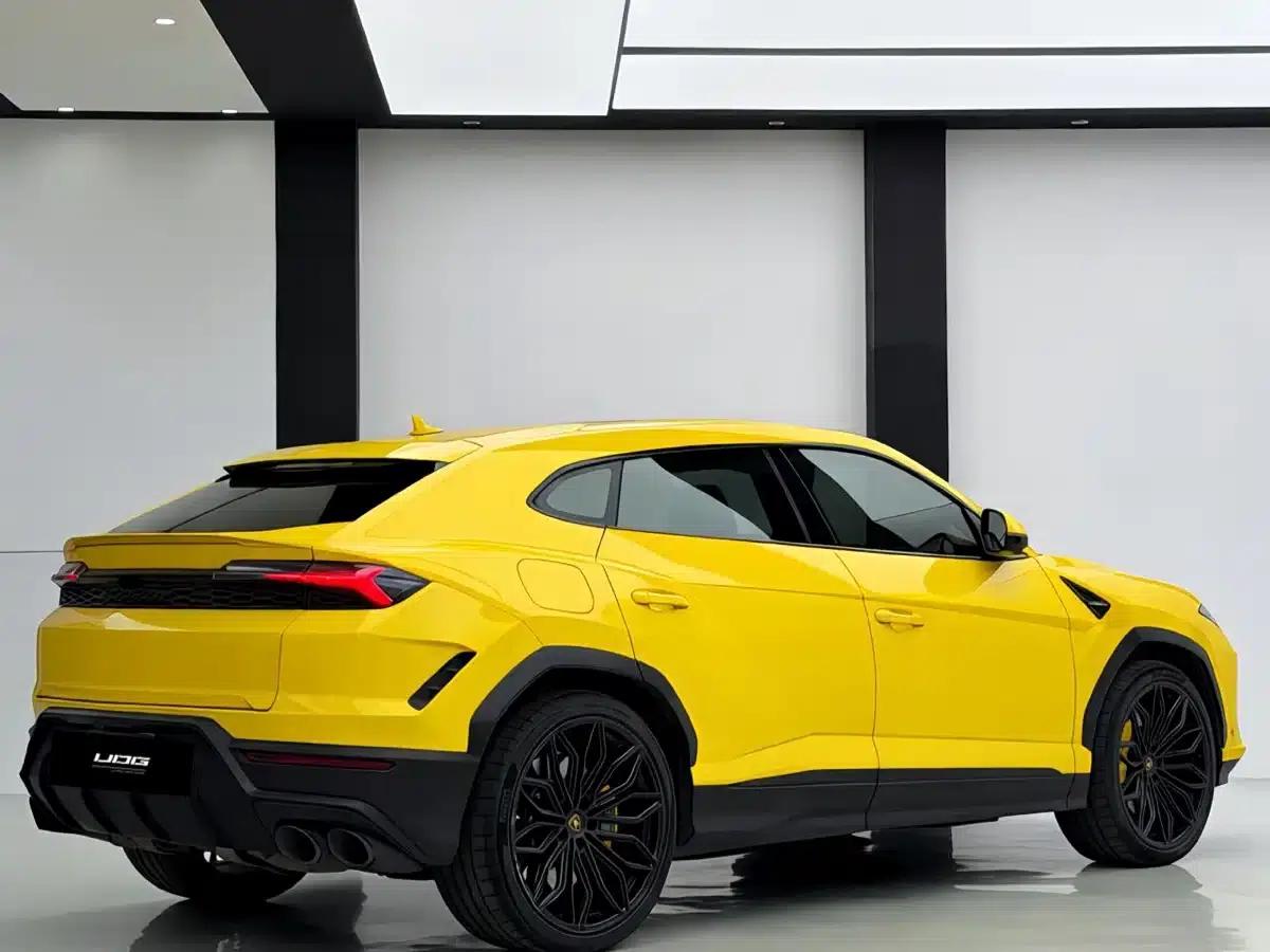 2025 Urus SE 4.0T Standard Edition — миниатюра 4