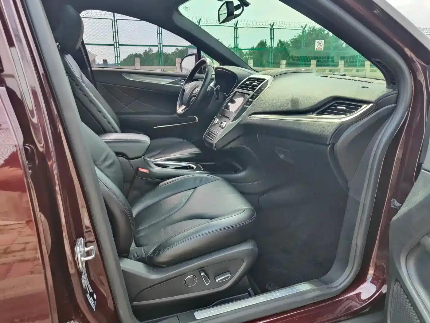 Lincoln MKC 2019 2.0T Two-Wheel Drive Premium Edition (China V Emission Standard) — миниатюра 14