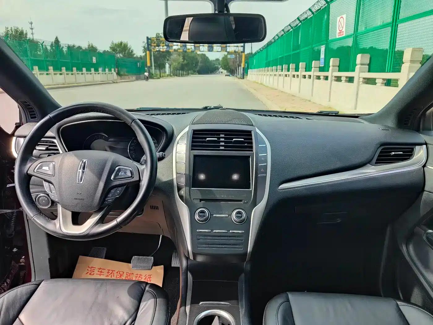 Lincoln MKC 2019 2.0T Two-Wheel Drive Premium Edition (China V Emission Standard) — миниатюра 10