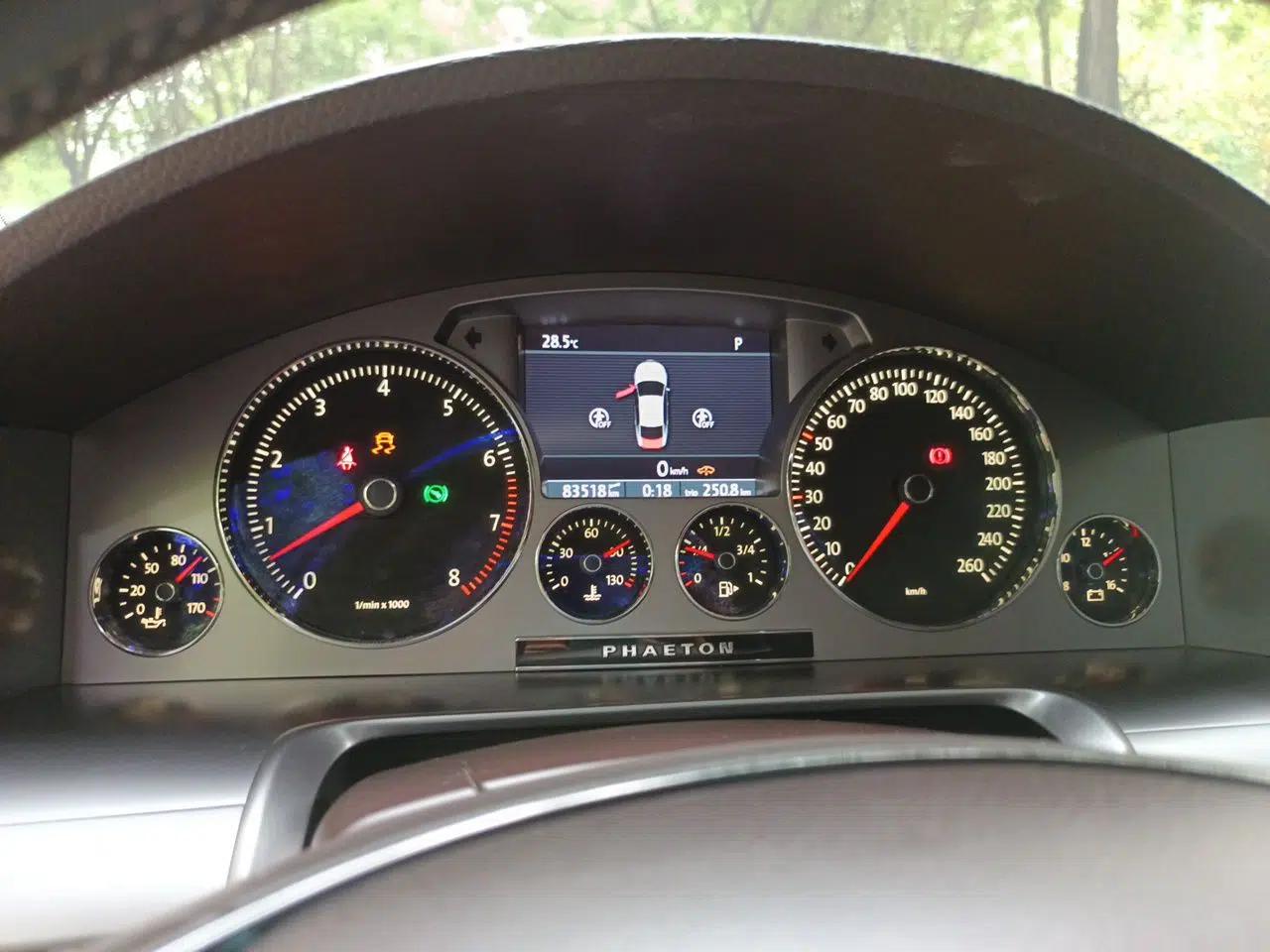 Volkswagen Phaeton 2014 3.0L Business Model — миниатюра 11
