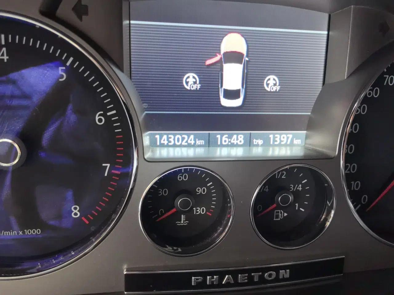 Volkswagen Phaeton 2011 3.6L V6 5-Seater Extended Comfort Version — миниатюра 12