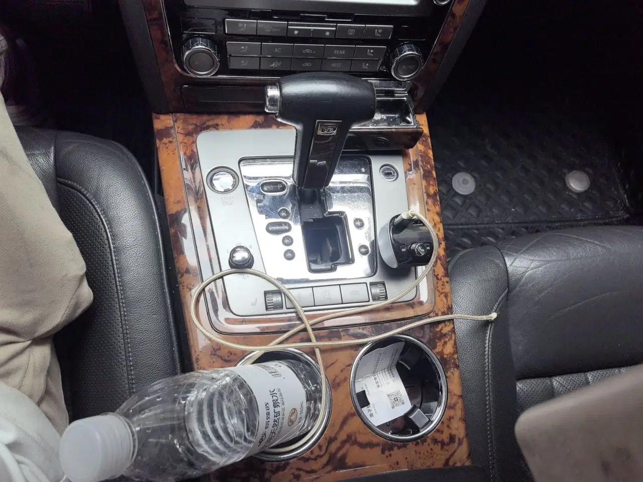 Volkswagen Phaeton 2011 3.6L V6 5-Seater Extended Comfort Version — миниатюра 14