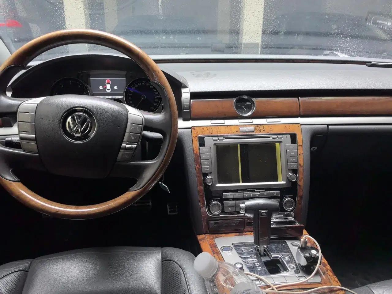 Volkswagen Phaeton 2011 3.6L V6 5-Seater Extended Comfort Version — миниатюра 9
