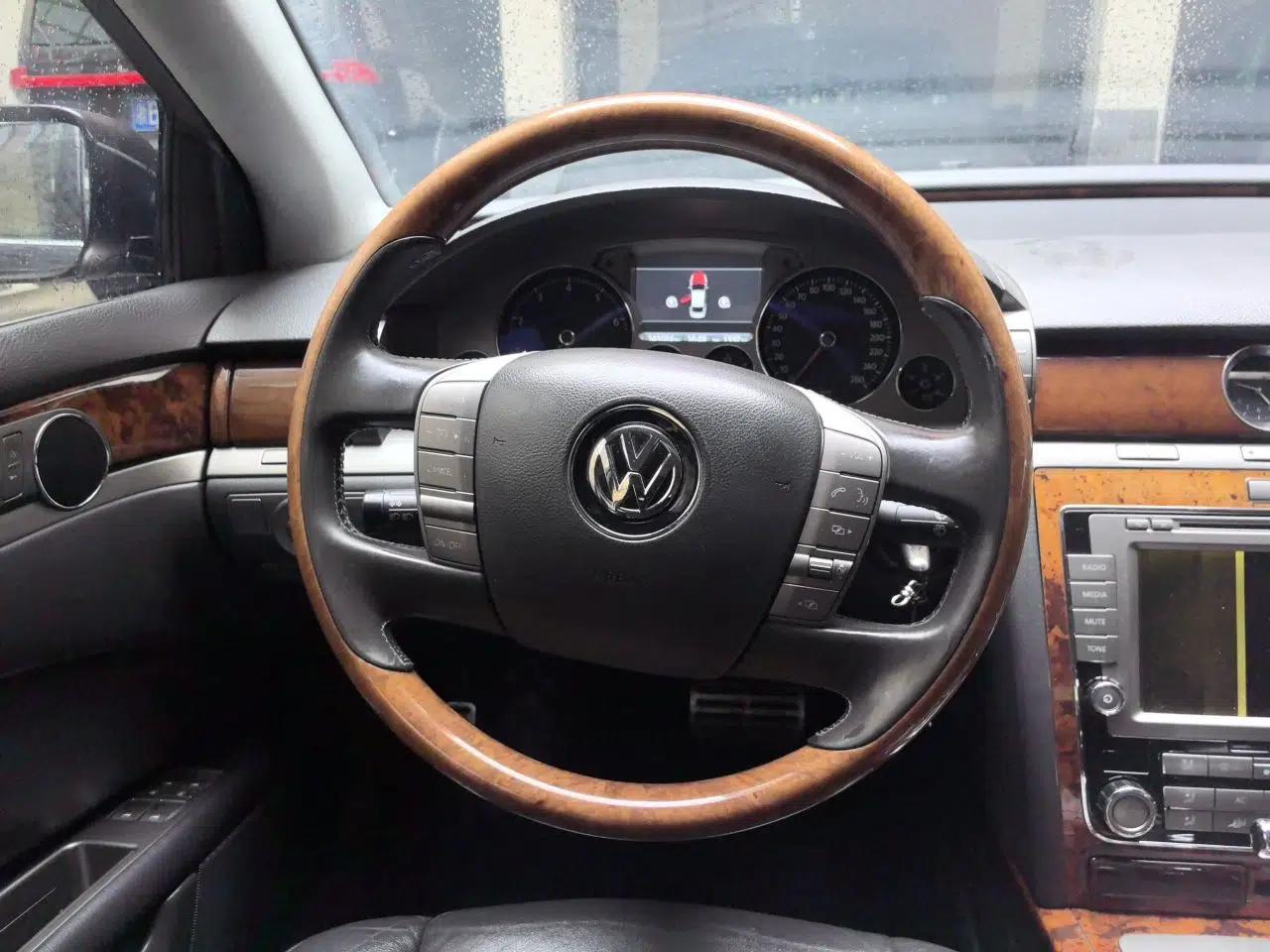 Volkswagen Phaeton 2011 3.6L V6 5-Seater Extended Comfort Version — миниатюра 10