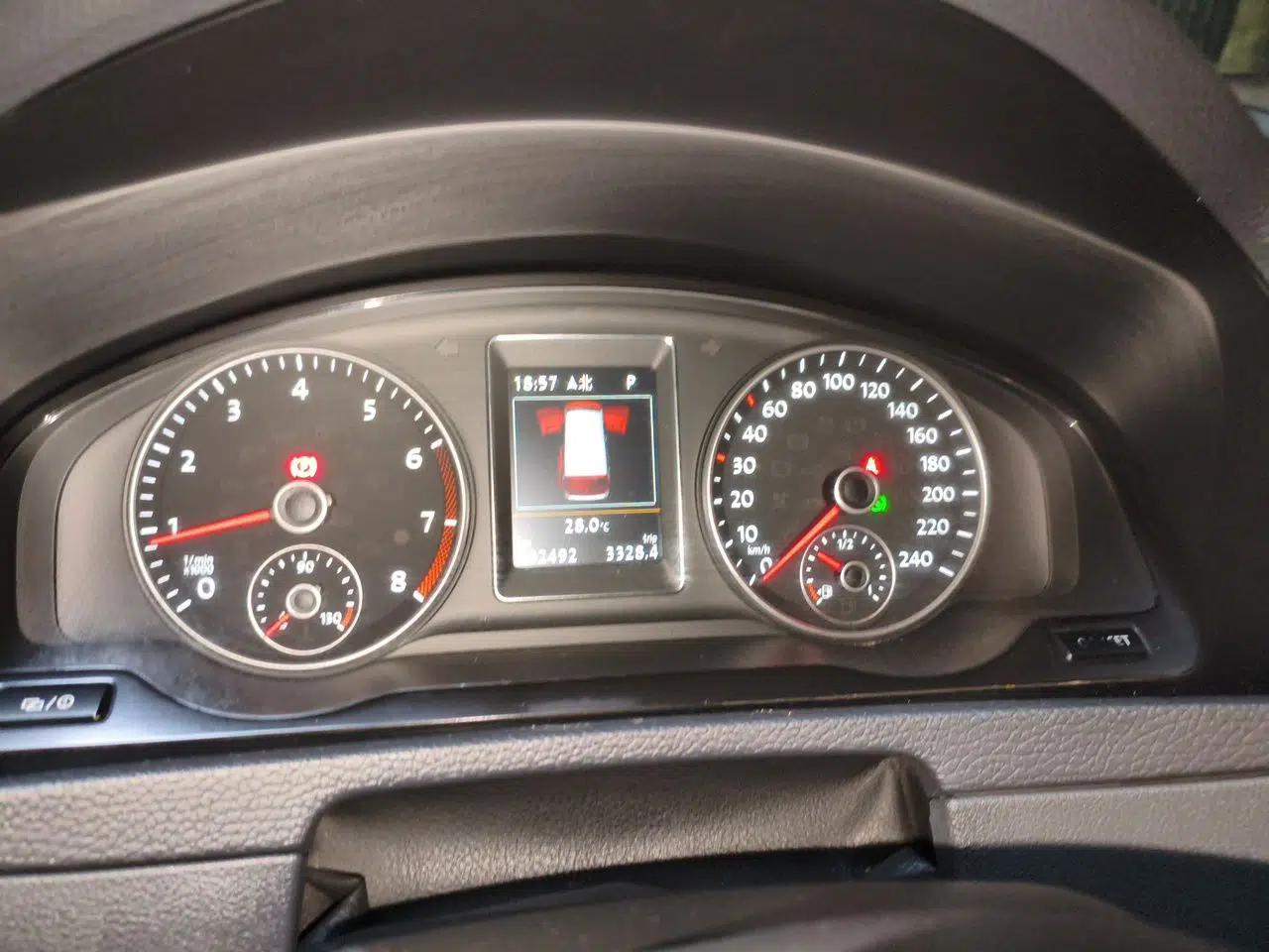 Volkswagen Multivan Volkswagen Caddy 2.0T, four-wheel drive, six seats, automatic transmission, with sunroof — миниатюра 11