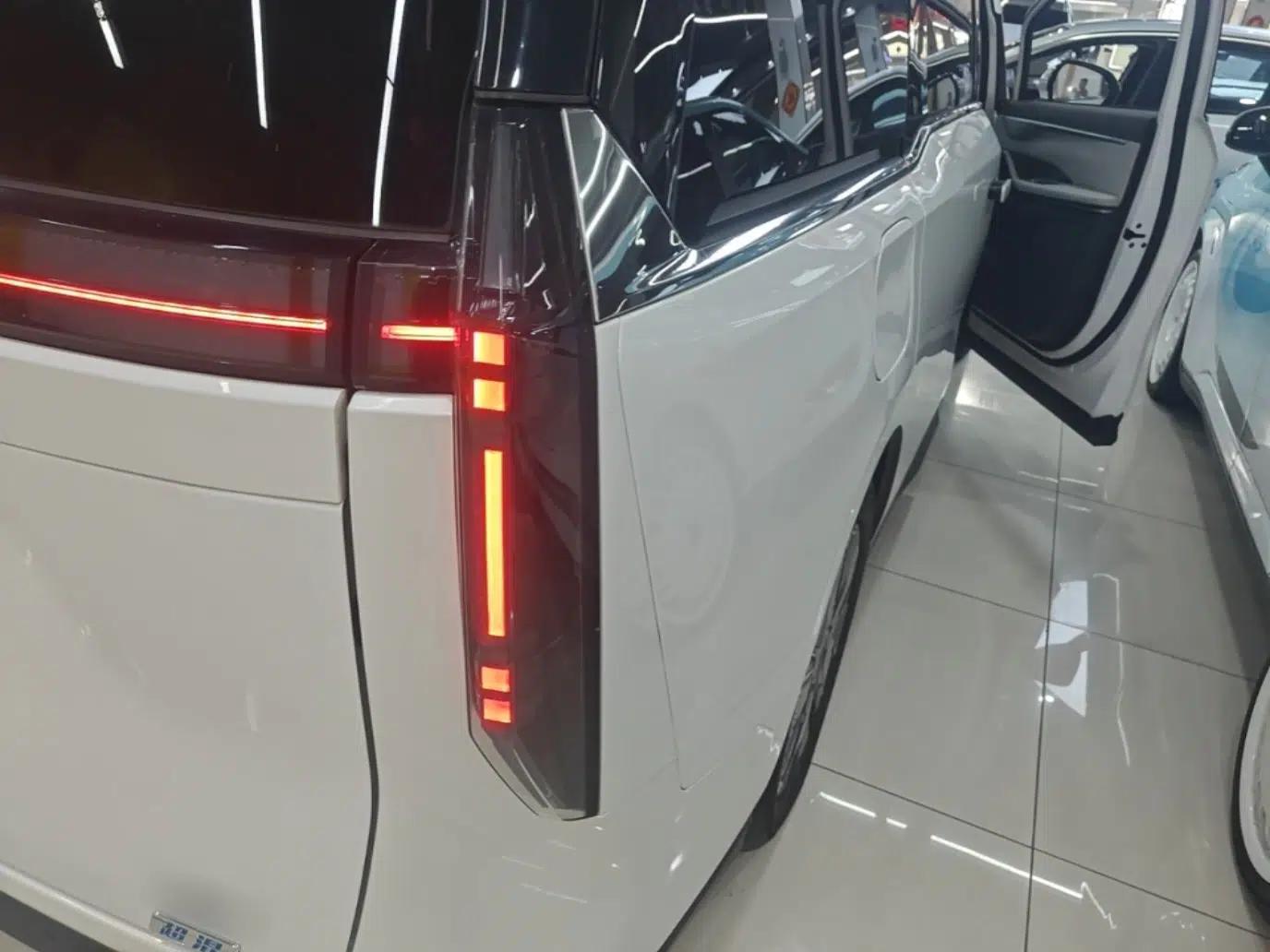 SAIC MAXUS Dajia 7 2024 Super Hybrid Long-Range Edition Enjoyment Version — миниатюра 9