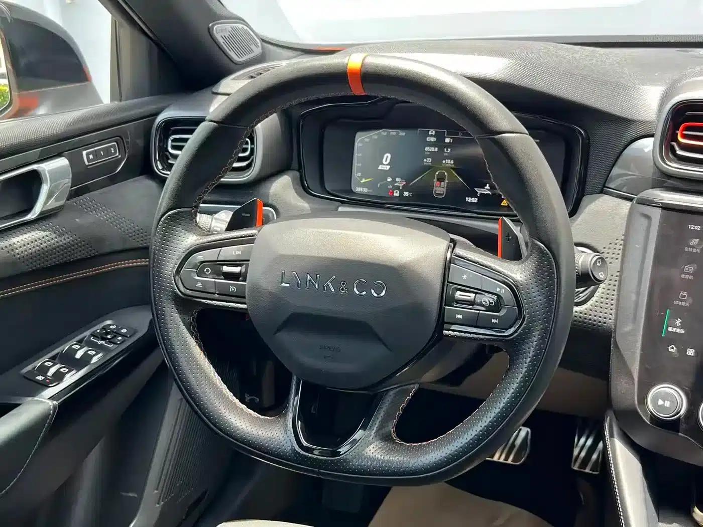 Lynk & Co 02 Hatchback 2021 2.0TD Halo Driving Package Edition — миниатюра 20