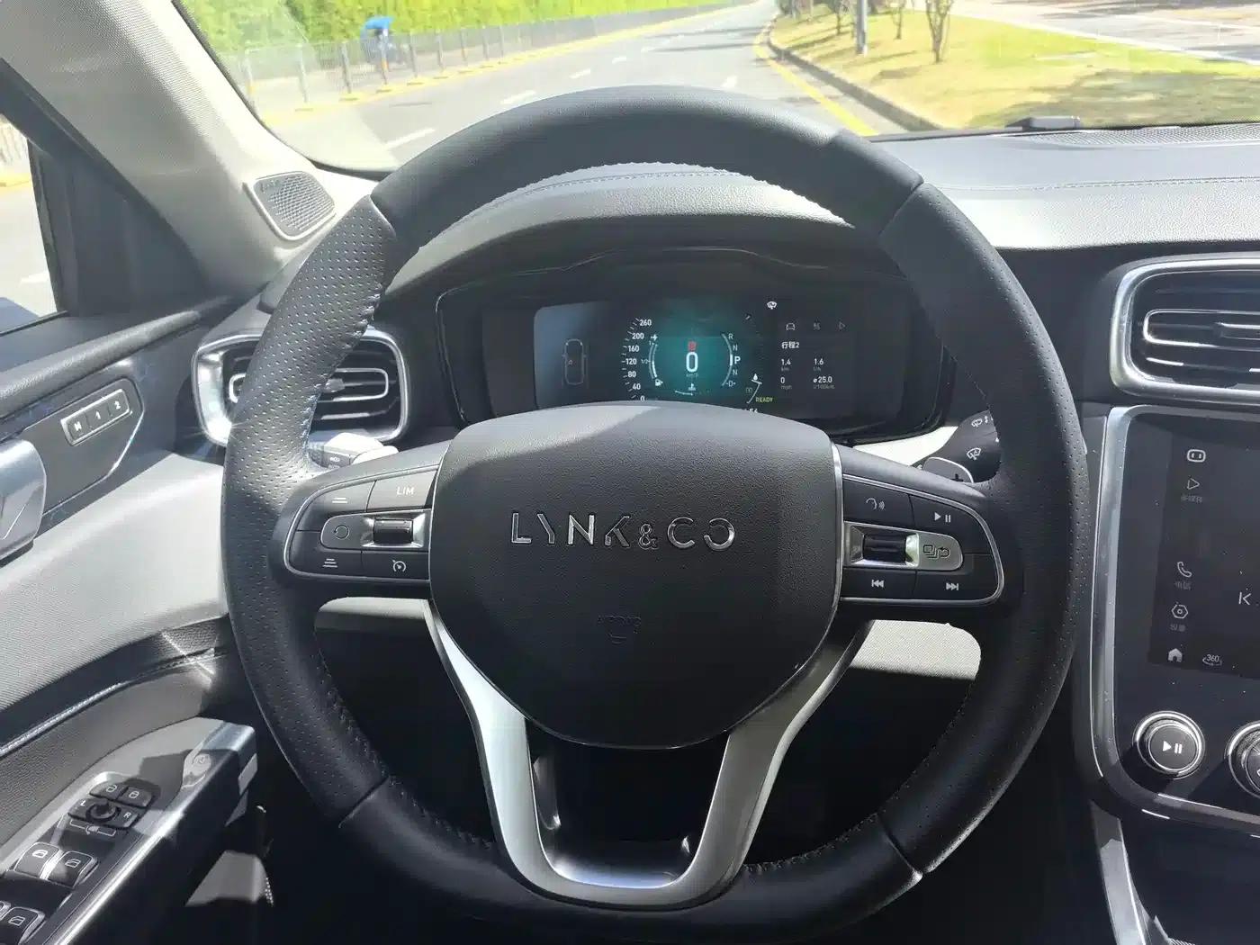 Lynk & Co 01 EM-P 2019 1.5T PHEV Pro (National VI Emission Standard) — миниатюра 11