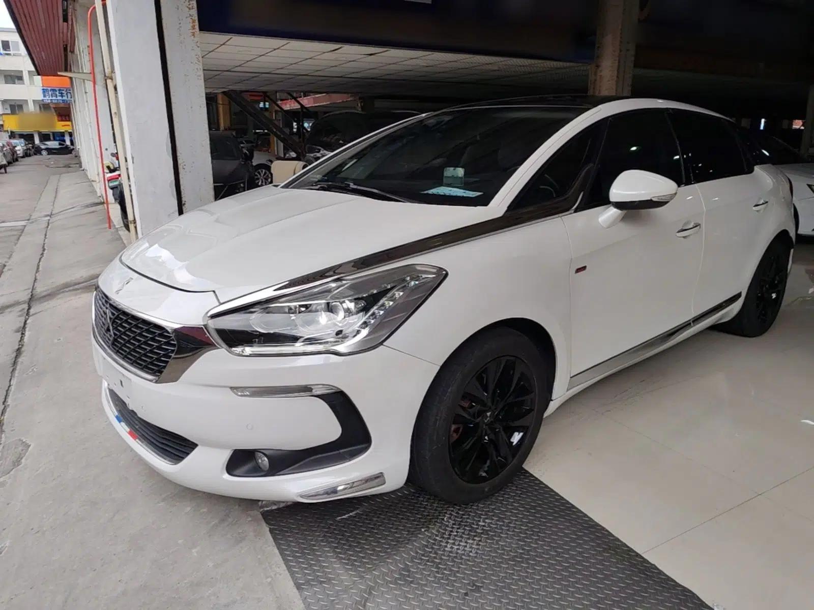 DS 5 2015 1.8T Luxury Edition THP200 — миниатюра 1