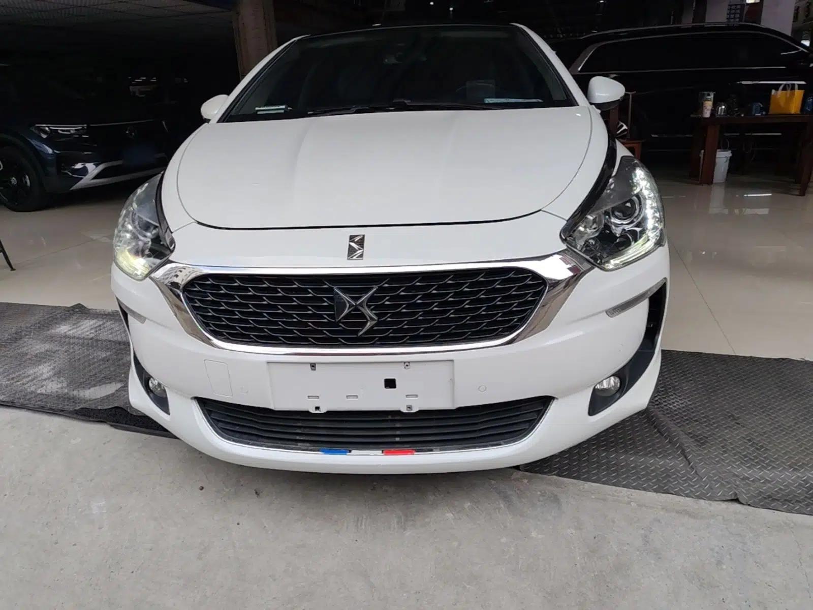 DS 5 2015 1.8T Luxury Edition THP200 — миниатюра 2