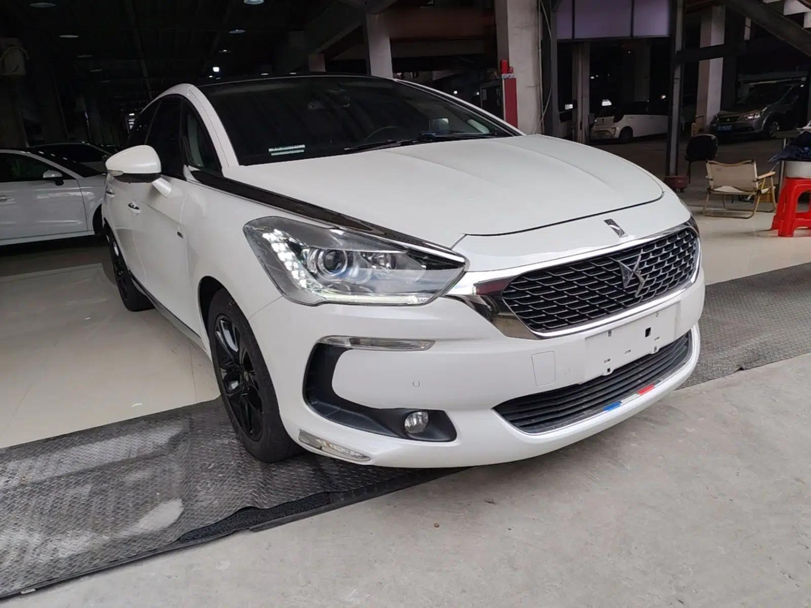 DS 5 2015 1.8T Luxury Edition THP200 — миниатюра 12