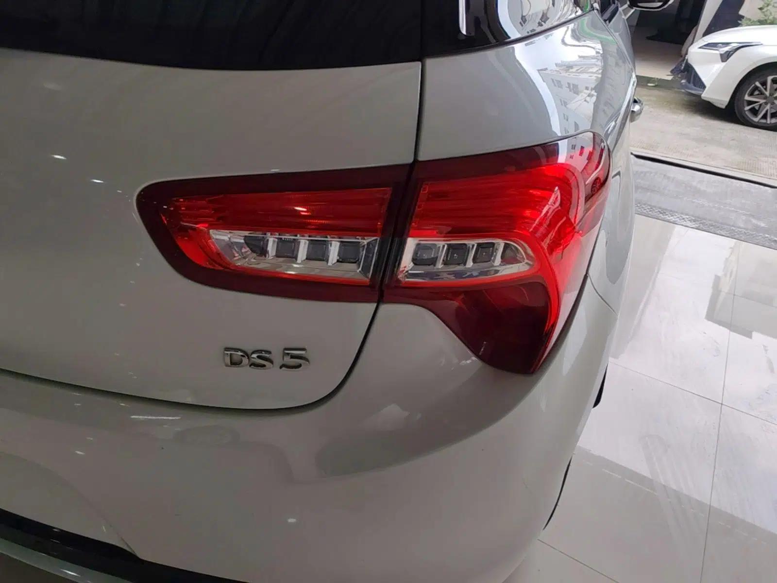 DS 5 2015 1.8T Luxury Edition THP200 — миниатюра 14