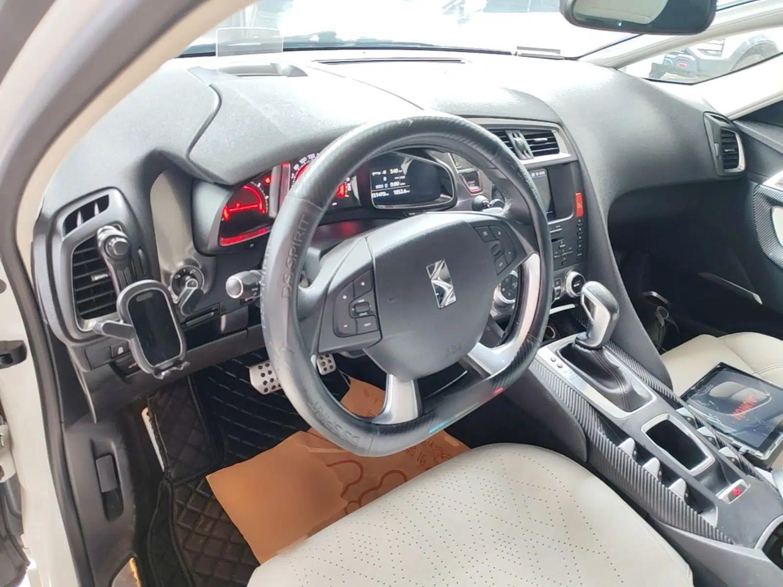 DS 5 2015 1.8T Luxury Edition THP200 — миниатюра 17