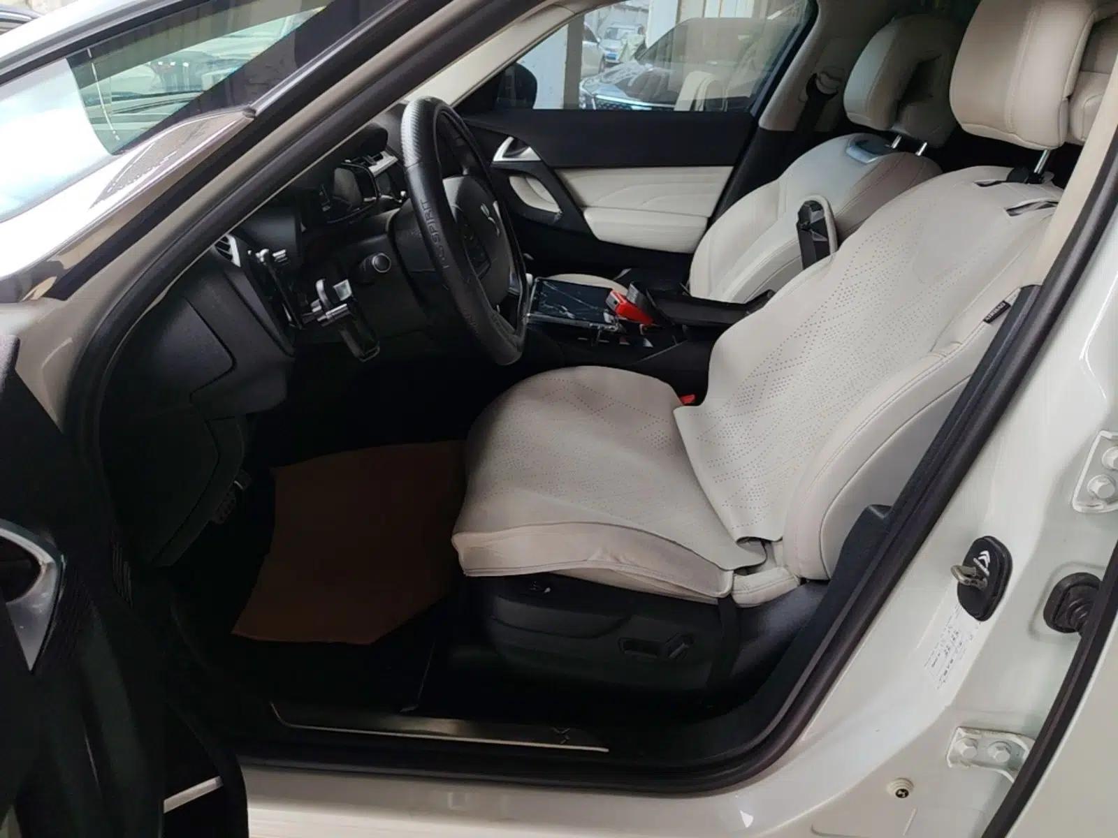 DS 5 2015 1.8T Luxury Edition THP200 — миниатюра 22