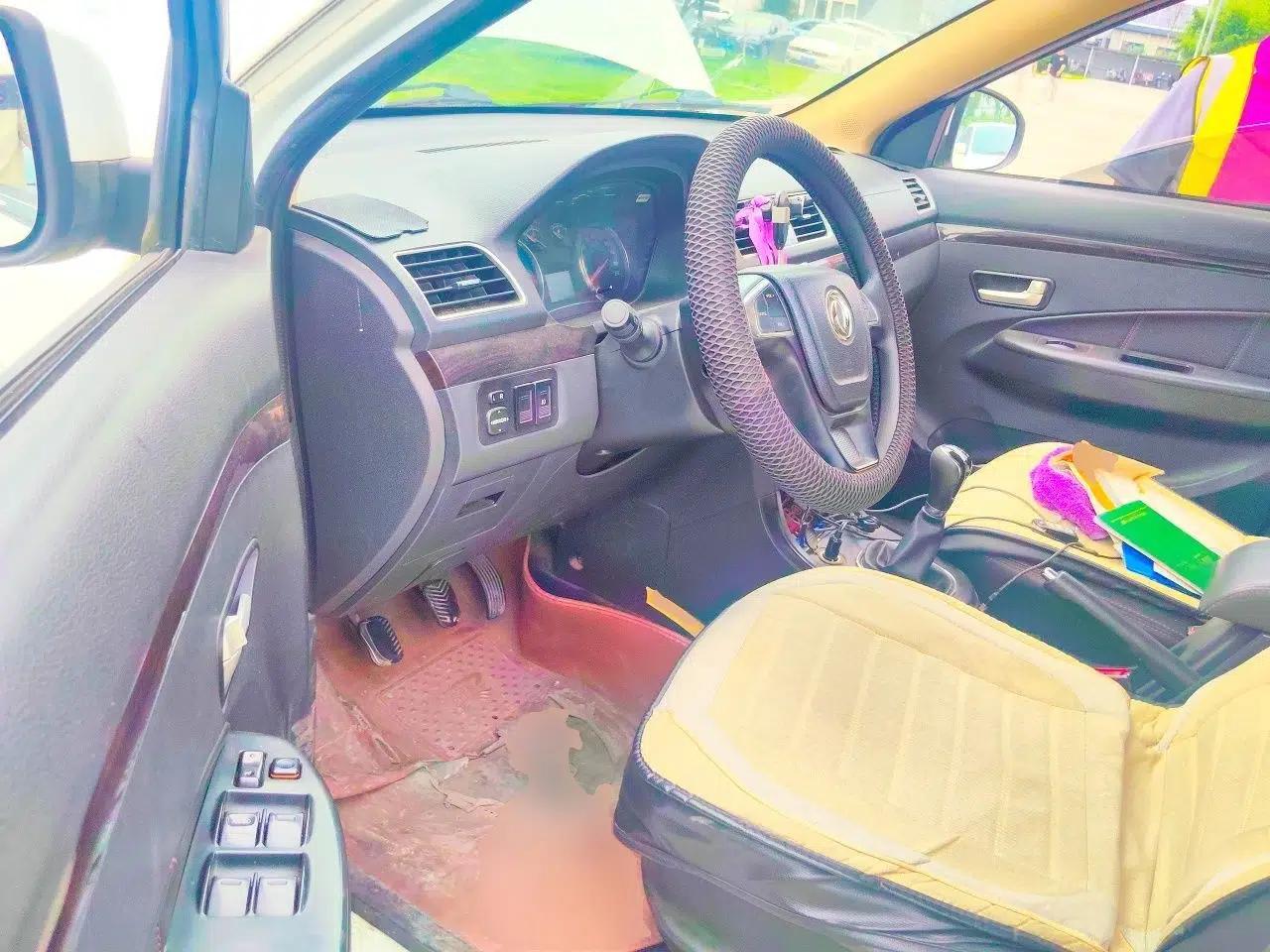 Dongfeng Fengon 370 2016 1.5L Manual Elite Home Edition 7-Seater — миниатюра 16