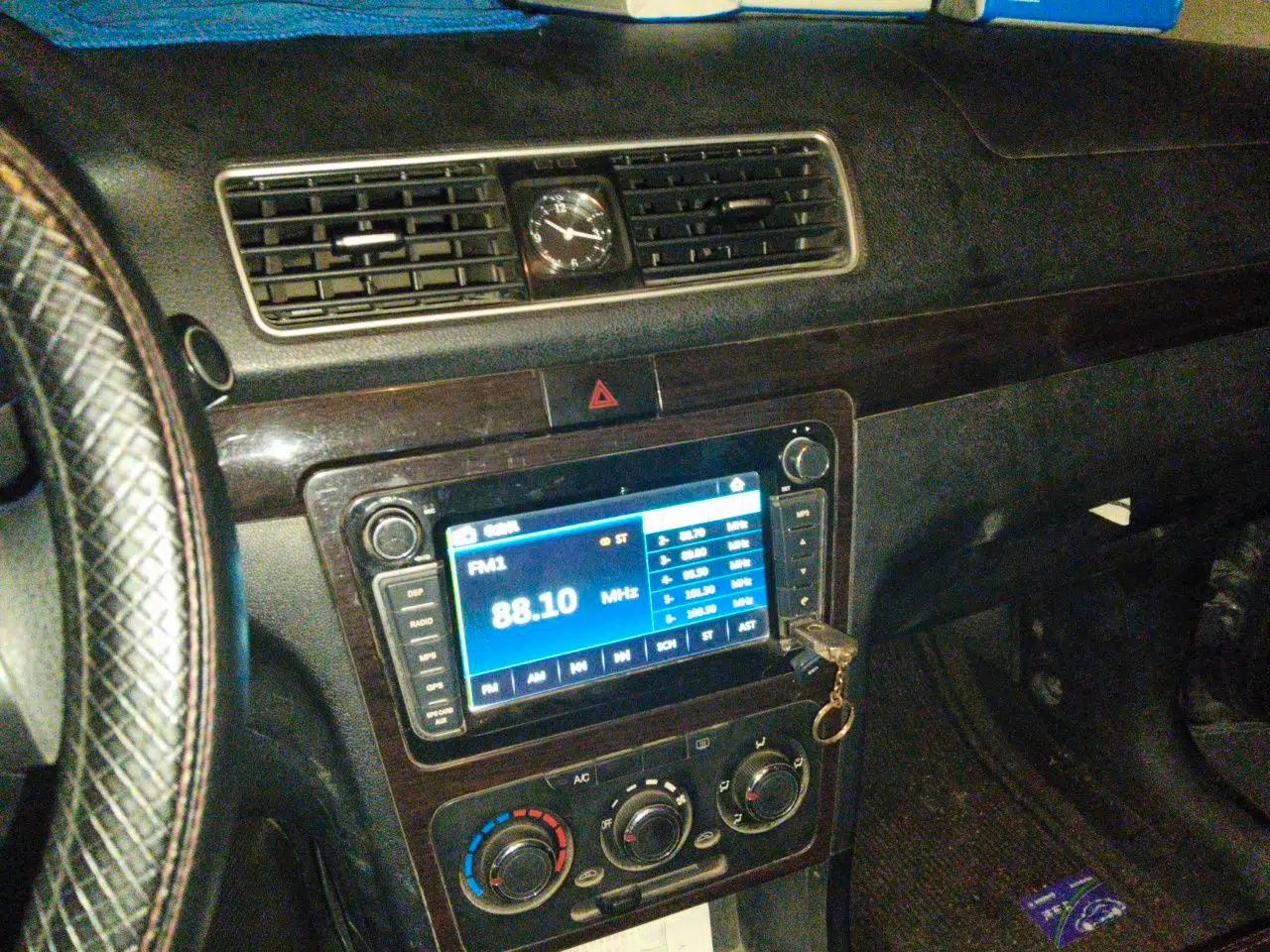 Dongfeng Fengon 360 2015 1.5L Manual Luxury 7-Seater China IV Standard — миниатюра 13