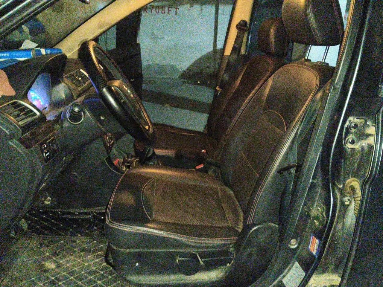Dongfeng Fengon 360 2015 1.5L Manual Luxury 7-Seater China IV Standard — миниатюра 15