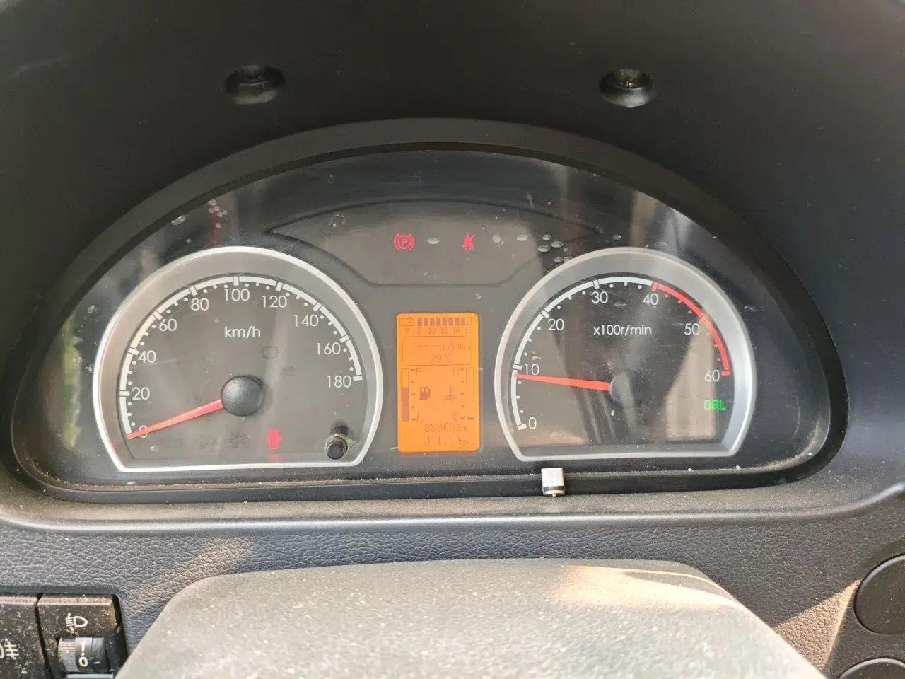 Dongfeng Yufeng 2021 2.0T Power King Front-Drive Logistics Vehicle Long Wheelbase High Roof 6-9 Seats China VI ZD20 — миниатюра 11