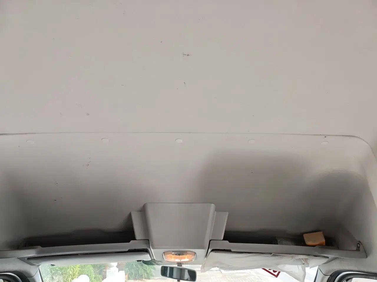 Dongfeng Yufeng 2021 2.0T Power King Front-Drive Logistics Vehicle Long Wheelbase High Roof 6-9 Seats China VI ZD20 — миниатюра 18