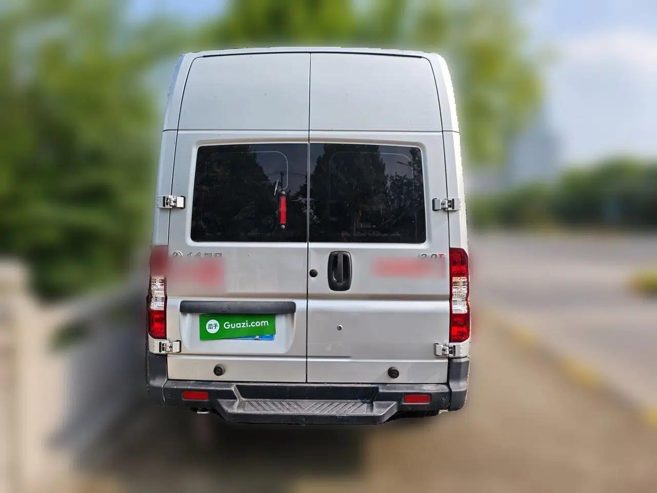 Dongfeng Yufeng 2021 2.0T Power King Front-Drive Logistics Vehicle Long Wheelbase High Roof 6-9 Seats China VI ZD20 — миниатюра 5