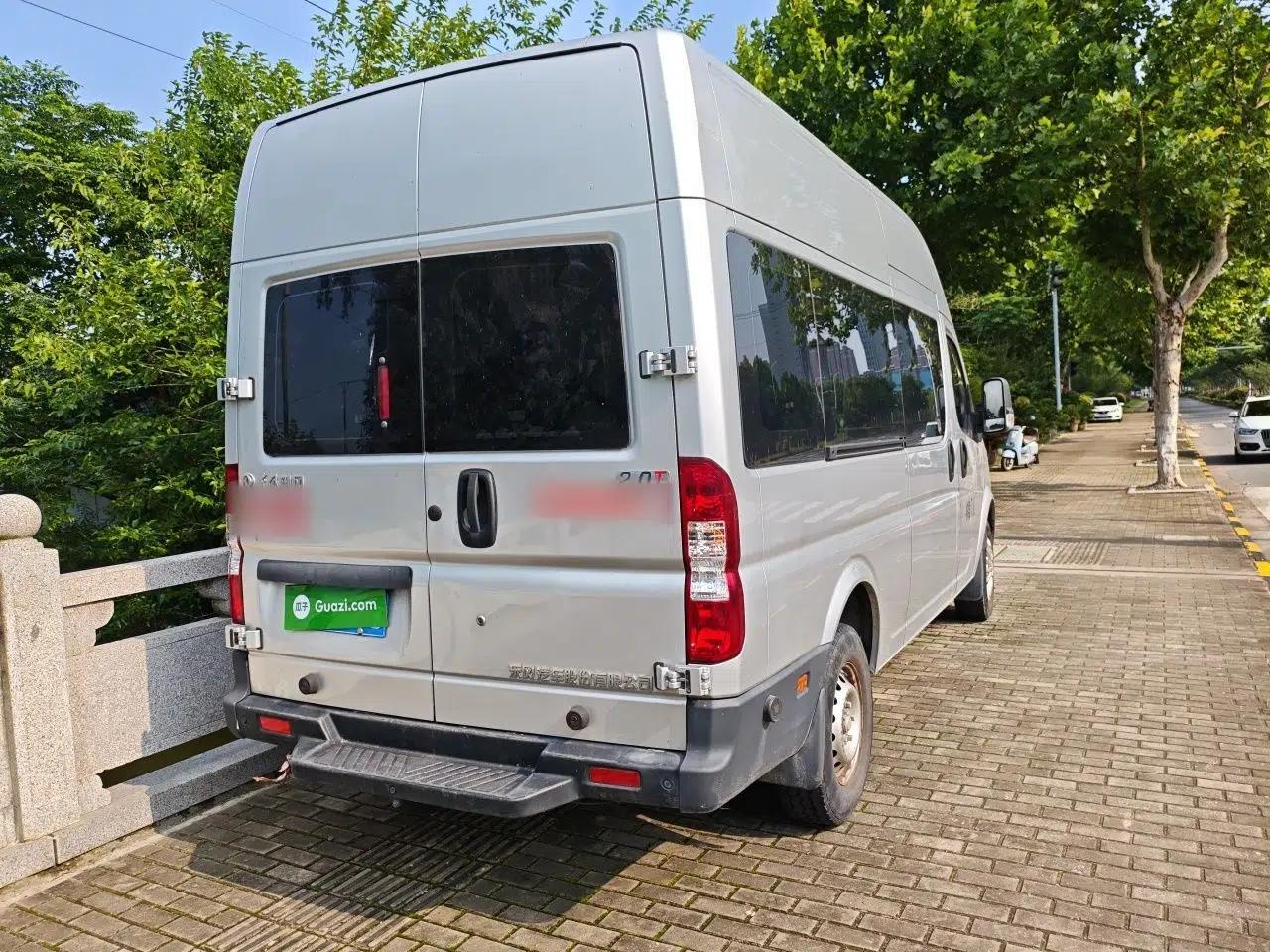 Dongfeng Yufeng 2021 2.0T Power King Front-Drive Logistics Vehicle Long Wheelbase High Roof 6-9 Seats China VI ZD20 — миниатюра 6