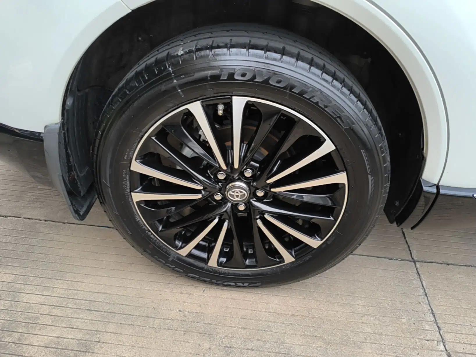 Toyota Venza 2022 2.0L CVT Two-Wheel Drive Prestige Edition — миниатюра 11