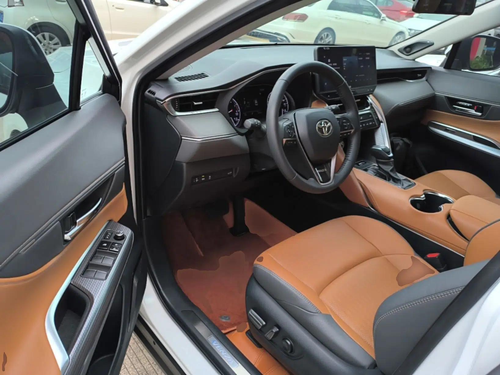 Toyota Venza 2022 2.0L CVT Two-Wheel Drive Prestige Edition — миниатюра 18