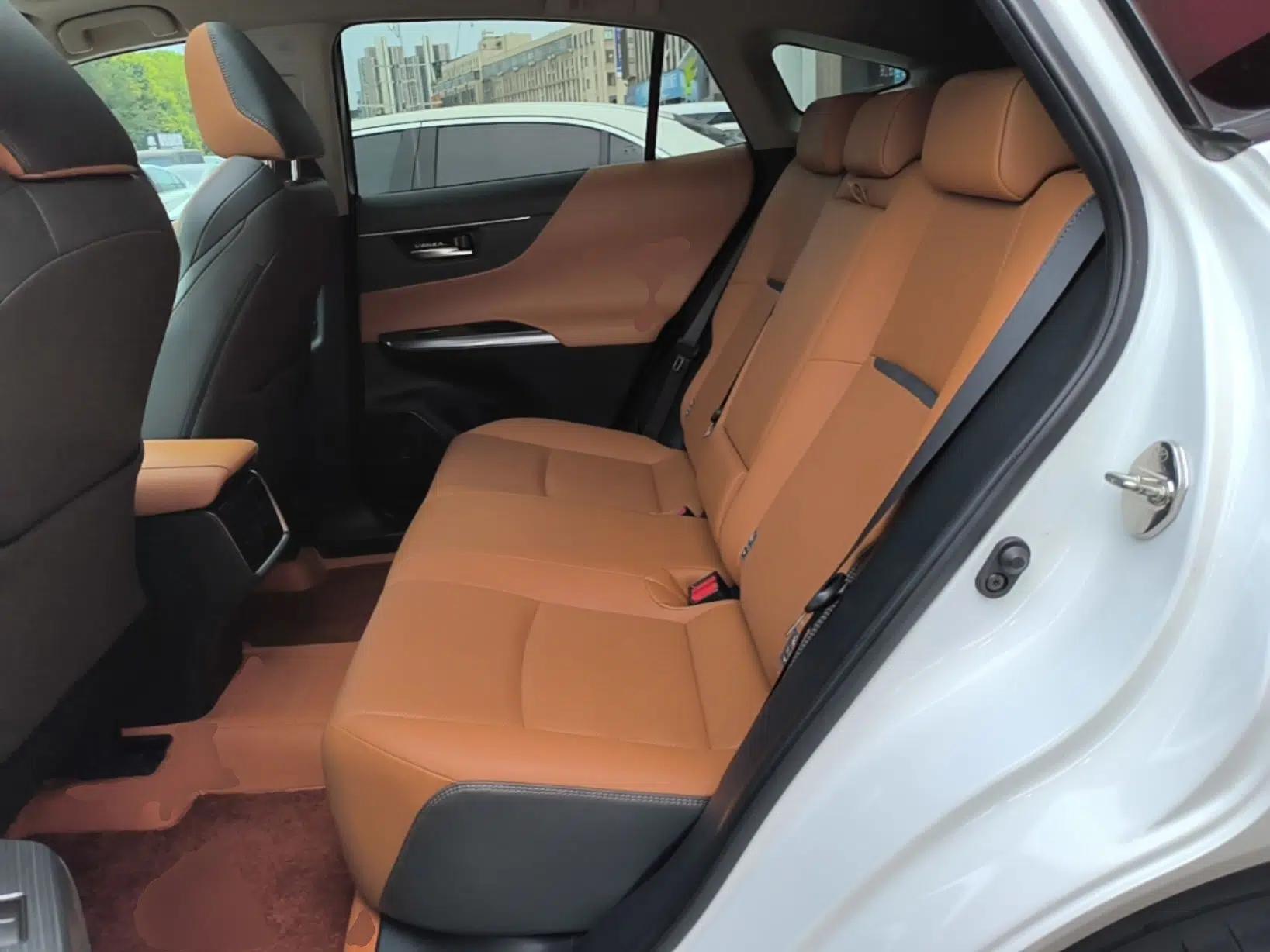 Toyota Venza 2022 2.0L CVT Two-Wheel Drive Prestige Edition — миниатюра 20